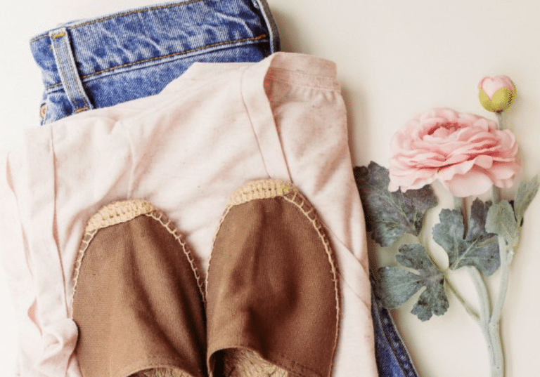 How to Build a Weekly Outfit System That Actually Works With Your Schedule